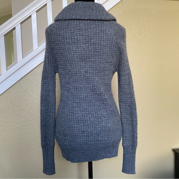 Ann Taylor LOFT Sweater - Picture 6 of 10